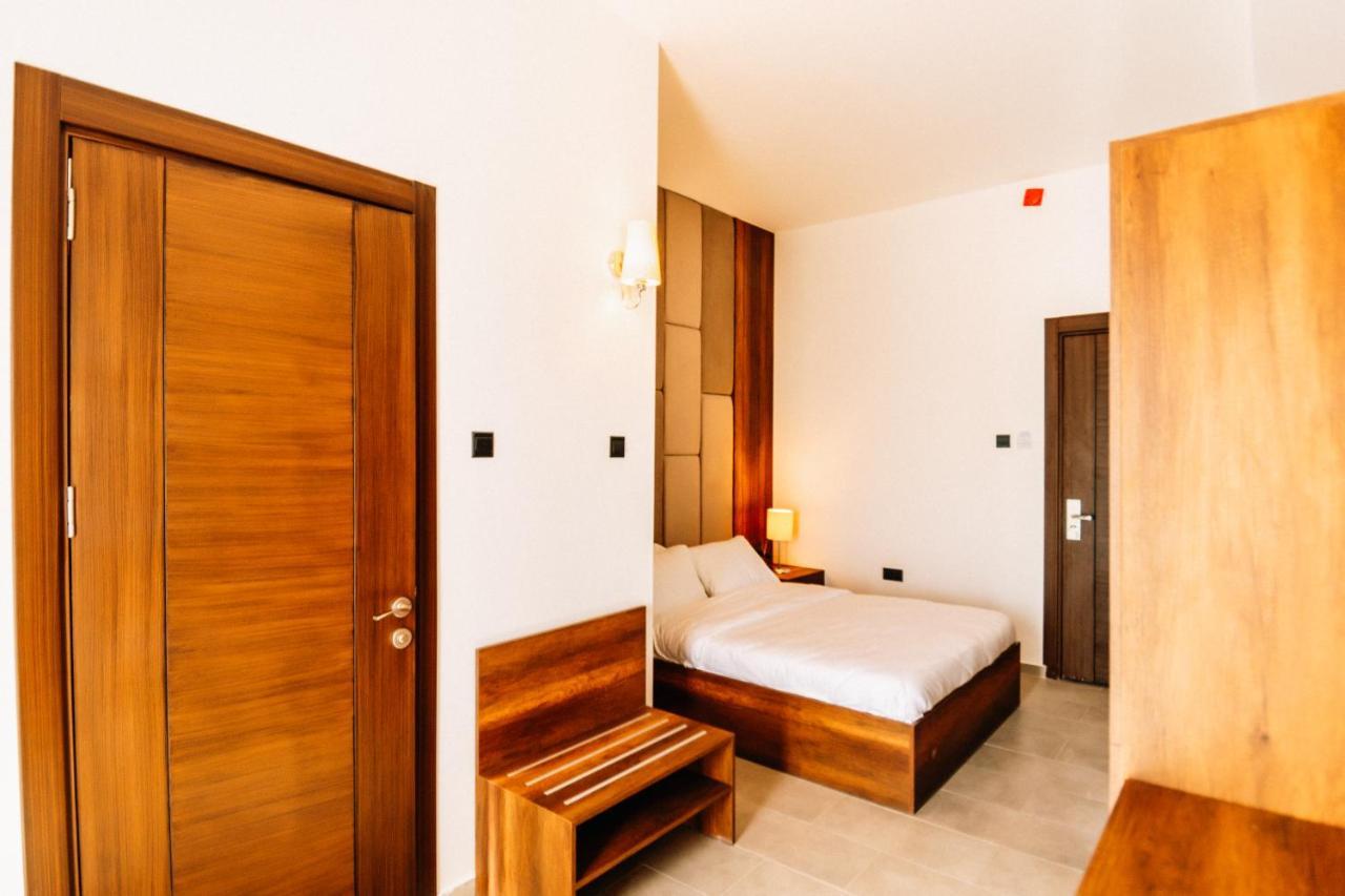 Cezar'S Airport Hotel Nikósie Exteriér fotografie